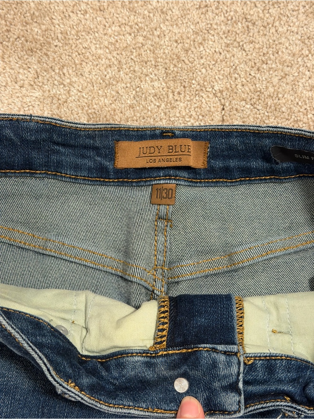 Judy Blue Slim Fit Jeans - Picture 3 of 4